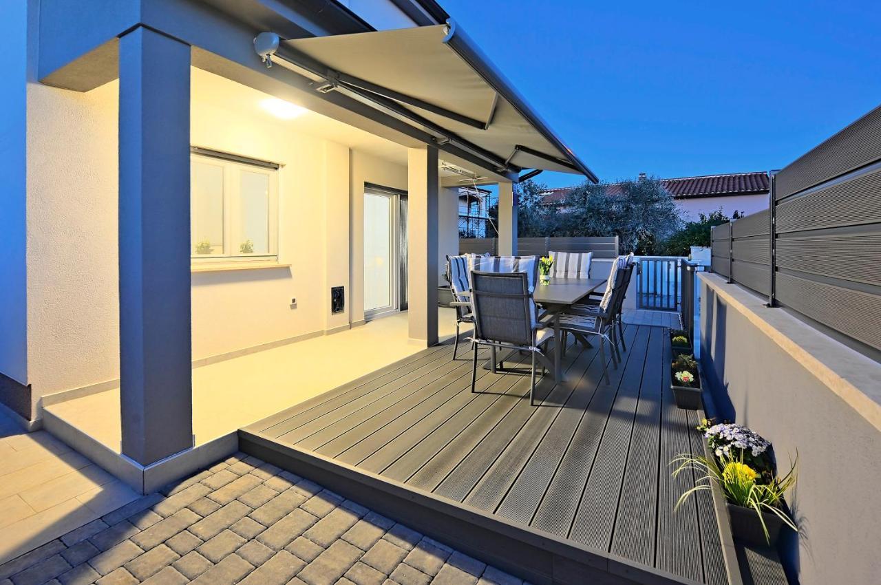 Casa Tara Three-Bedroom Holiday Home พูลา ภายนอก รูปภาพ