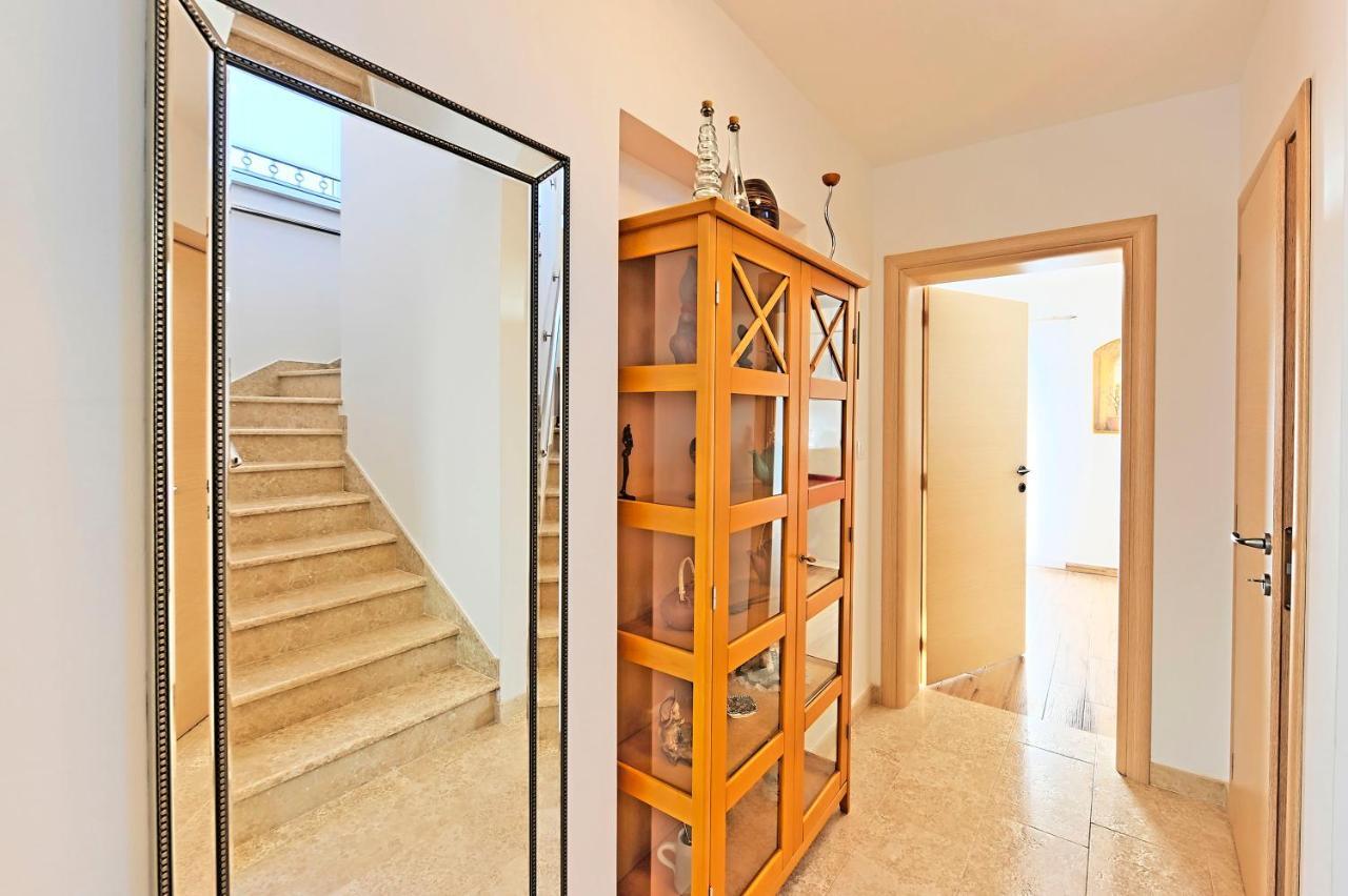Casa Tara Three-Bedroom Holiday Home พูลา ภายนอก รูปภาพ